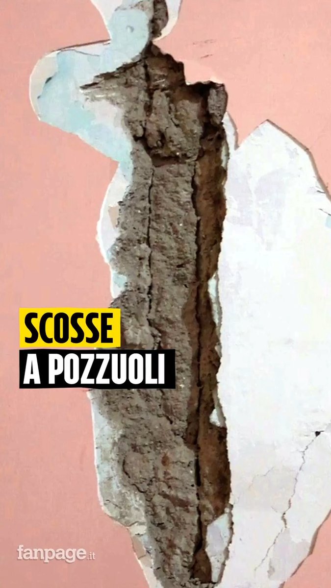 #Terremoto a Napoli. Una scossa di terremoto così forte non si registrava da quarant'anni, ci siamo recati a #Pozzuoli e non solo abbiamo registrato live una delle scosse che hanno colpito la popolazione, ma abbiamo raccolto anche le testimonianze degli abitati lì presenti