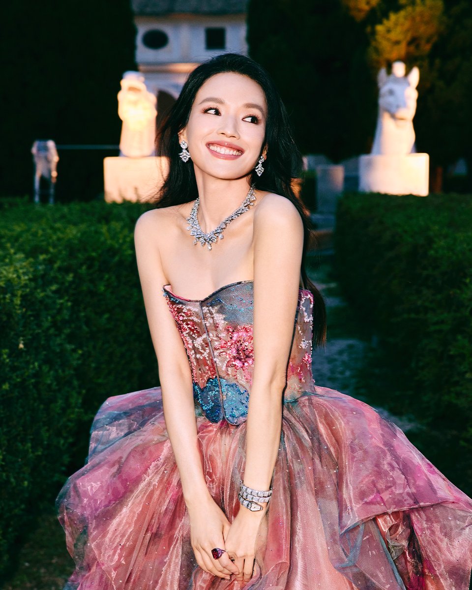 Capturing all the radiance of Bvlgari Aeterna, Global Brand Ambassador Shu Qi attended the reveal of the new Bvlgari Aeterna High Jewelry and High-End Watches collection in the heart of Rome. #Bvlgari #BvlgariHighJewelry #BvlgariHighEndWatches #EternallyReborn #BvlgariAeterna