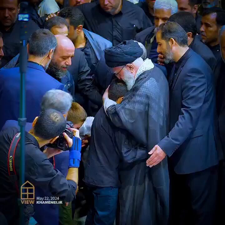 📹 View Imam Khamenei embracing late President #Raisi's grandchildren in today's morning funeral ceremony. #IbrahimRaisi #IRAN