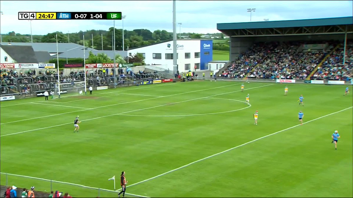 25 nóim, #DUBvOFF Dublin GAA 0:07 Official Offaly GAA 1:05 Féach ar an draíocht seo! 🤩 Adam Screeney with the point of the day, from the tightest of angles! BEO/LIVETG4 AR TG4 📺 #GAABEO EirGrid Plc