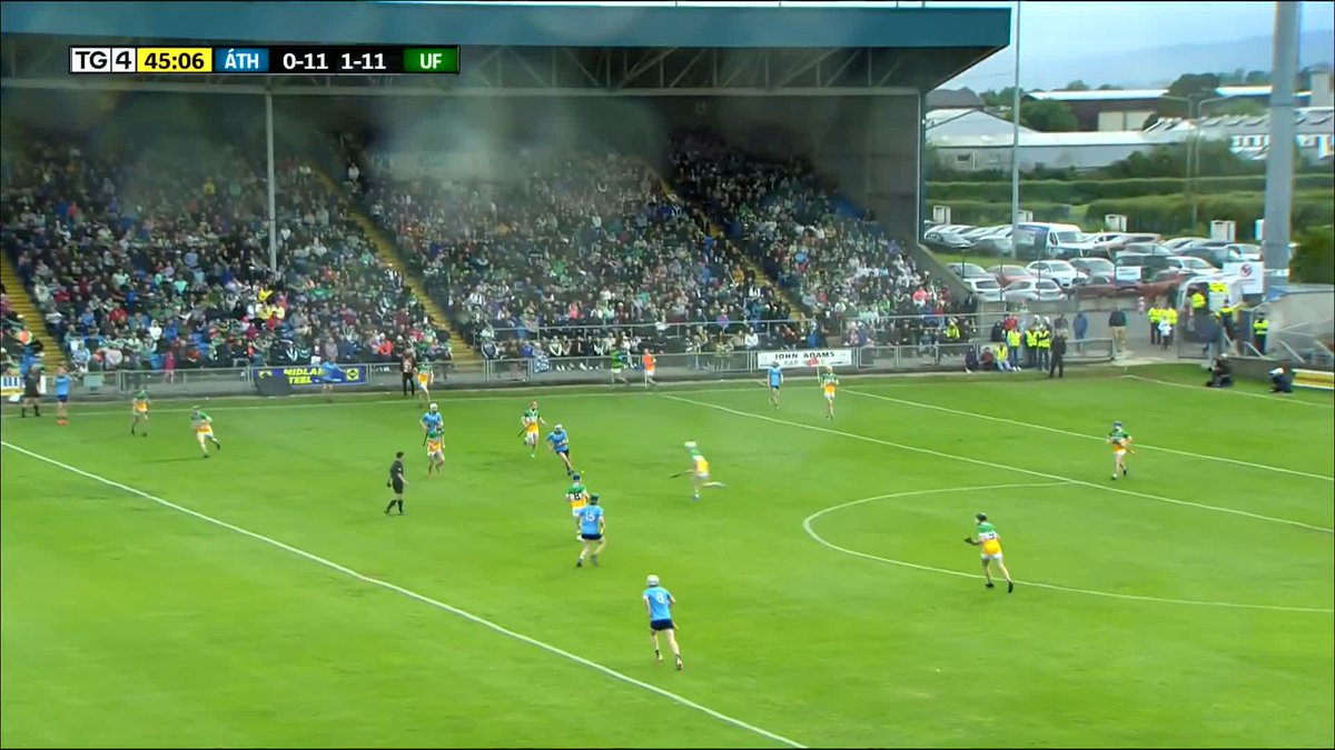45 nóim, #DUBvOFF Dublin GAA 0:11 Official Offaly GAA 1:12 An fear sin arís, Adam Screeney! 👏 Offaly's corner forward is on fire this evening! BEO/LIVETG4 AR TG4 📺 #GAABEO EirGrid Plc