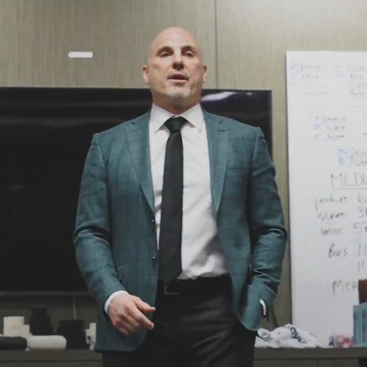"He always says it's a partnership." #Canucks fans, give it up for this year's Jack Adams Award winner, our Head Coach, Rick Tocchet! 👏 #NHLAwards