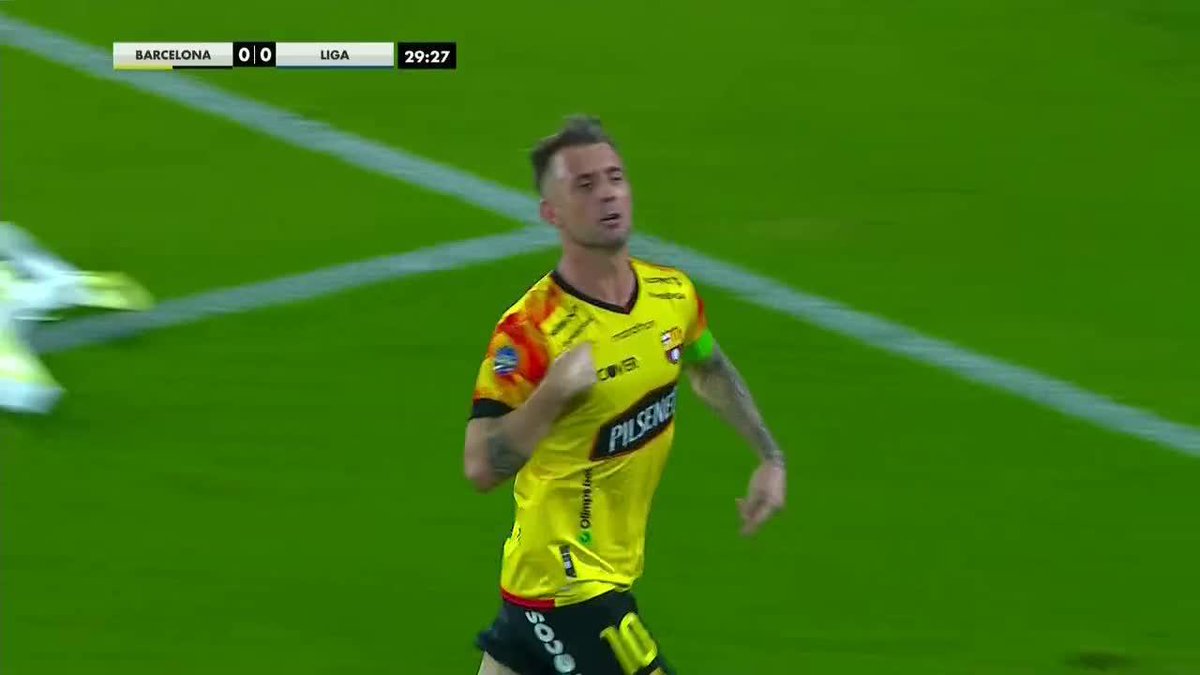 Lo de Kitu Díaz es caso de estudio. Solo sabe hacer golazos. Así firmó el 1-0 de Barcelona sobre Liga de Quito 🔥