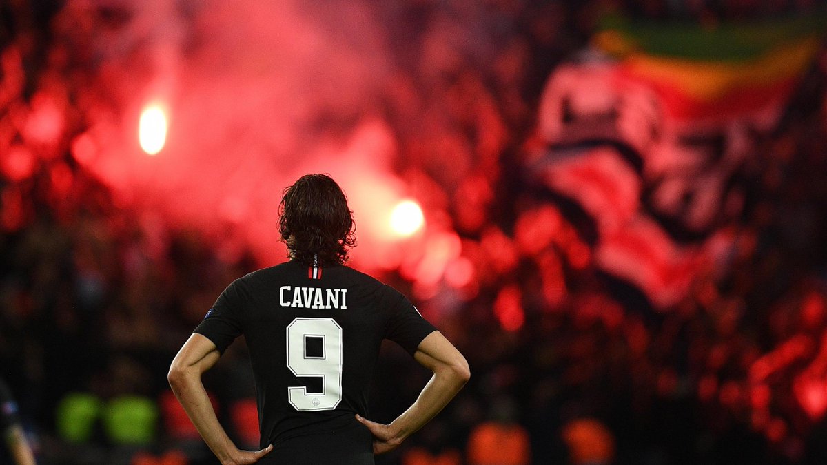Cavani : The Movie 2010/11: 33 Goals in 47 Matches 2011/12: 33 Goals in 48 Matches 2012/13: 38 Goals in 43 Matches 2013/14: 25 Goals in 43 Matches 2014/15: 31 Goals in 53 Matches 2015/16: 25 Goals in 52 Matches 2016/17: 49 Goals in 50 Matches🥶 2017/18: 40 Goals in 48 Matches