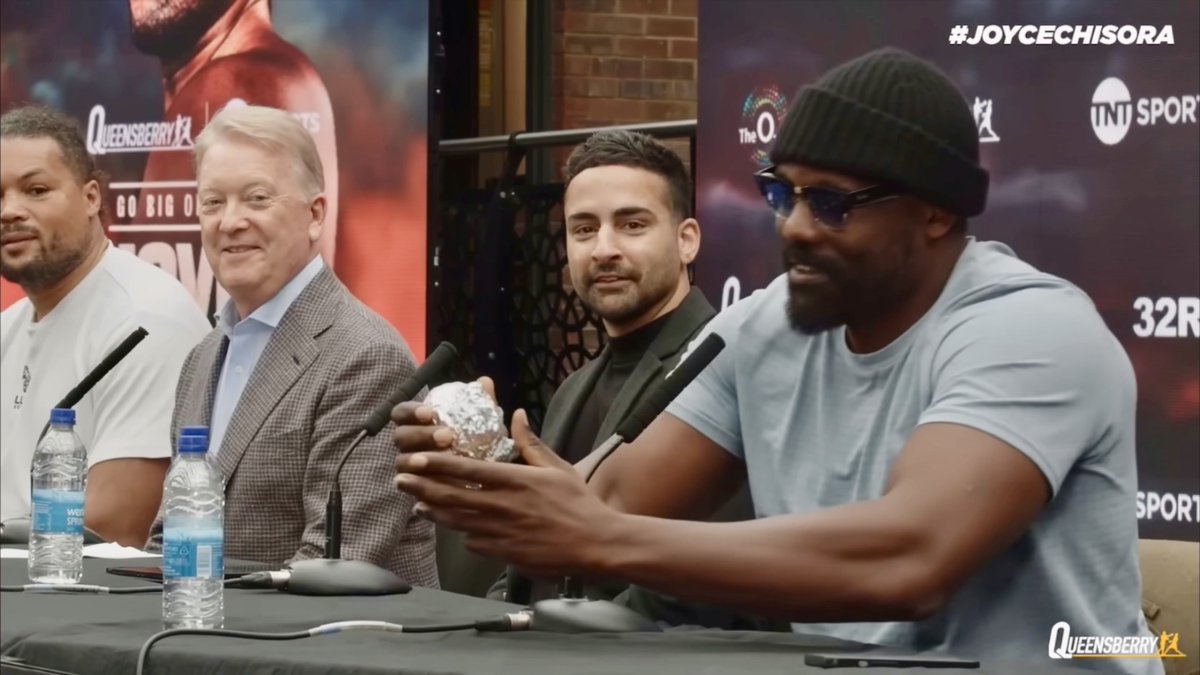 Derek Chisora making a series of unique comments at his bizarre press conference for the Joe Joyce fight on July 27th after turning up over an hour-and-a-half late: “After I beat you up, can we smoke weed together?” [🎥 Queensberry Promotions]