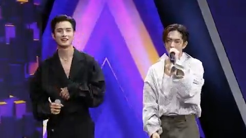 เพลง คุกเข่า - ขุนพล & คอปเปอร์ วง BUS Feat. ปอร์เช่ ศิวกร #TheWallSong #ร้องข้ามกำแพง #Workpoint23 #KHUNPOL #COPPERdechawat #ร้องข้ามกําแพงxBUS #XXSIVK #PorscheSivakorn