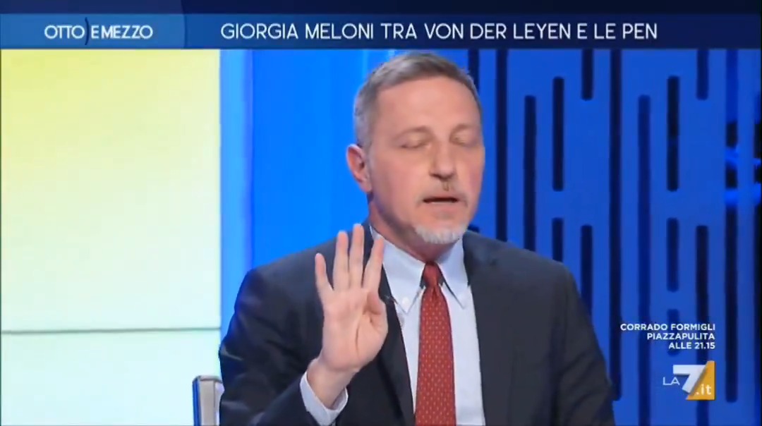 "Reduce dal programma di Fazio dove avevo criticato la maggioranza, sono andato a dormire e 4 agenti di polizia mi hanno svegliato alle 4 di notte per notificarmi una querela per diffamazione" #ottoemezzo