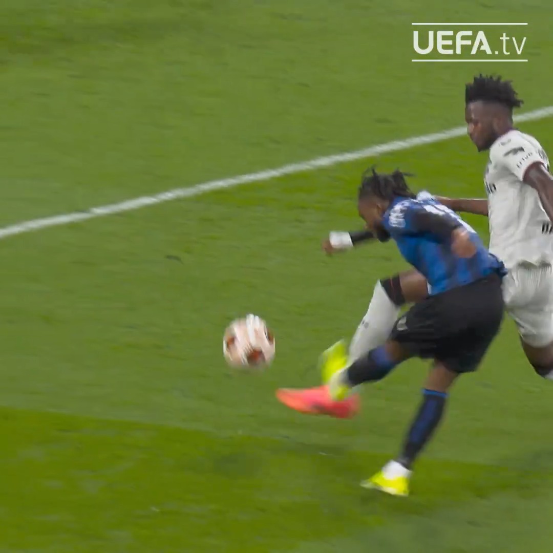 Lookman securing his hat-trick in style 😮‍💨 Atalanta B.C. || #UELfinal