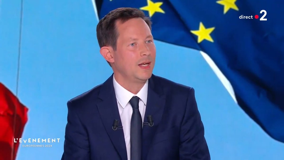 En Europe, le clivage oppose la droite européenne, qui devient la première force politique du continent, à la gauche socialiste. Le vrai débat de cette élection est là. Le gouvernement et le RN appartiennent à des groupes divisés et fragilisés, qui n’emporteront pas la décision.