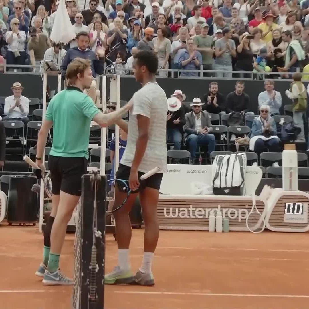 Welcome to the big time 🤩 Lyon-born Mpetshi Perricard Giovanni defeats Bublik 6-4 7-5 to become the lowest ranked Lyon finalist 🥶 #OpenParc