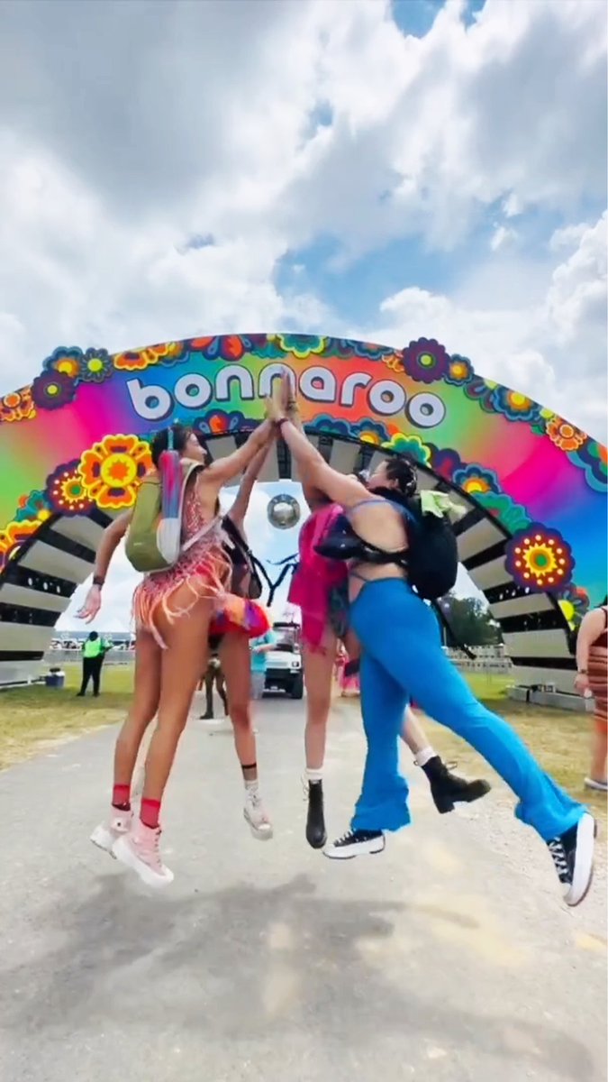 happy HIGH FIVE FRIDAY you beautiful bonnaroovians 👋 only a couple more weeks till we're high fiving on the farm together!!!