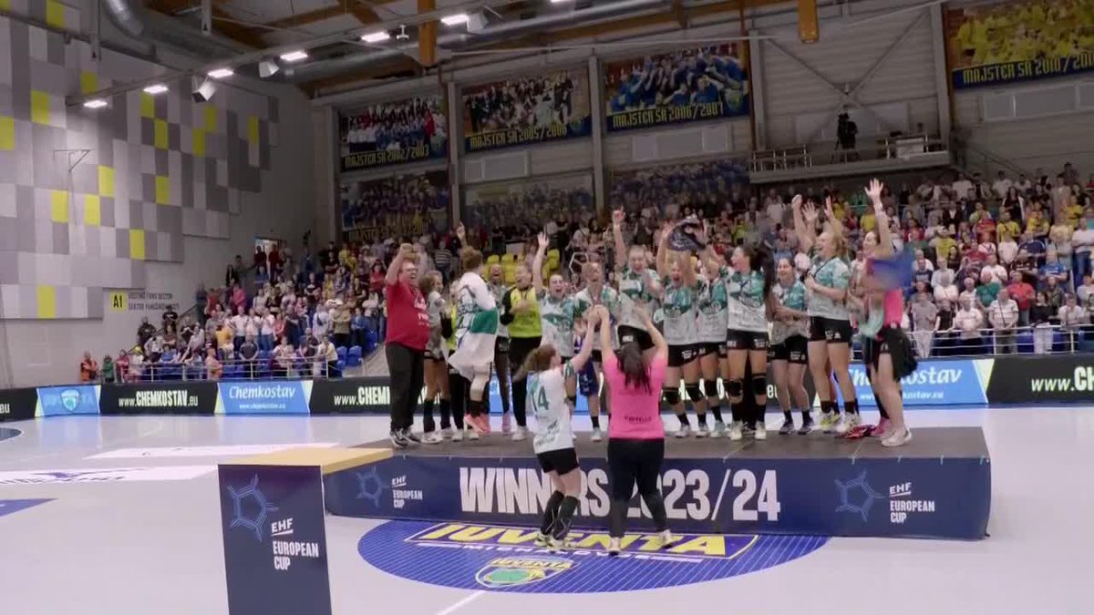 CONQUISTANDO EUROPA ESCRIBIENDO SU NOMBRE EN LOS LIBROS HACIENDO HISTORIA DEL BALONMANO ESPAÑOL ¡Qué orgullo! 🤍💚 El Club Balonmano Elche se lleva su primer título europeo 🤩🙌 #EHFEuropeanCup #BalonmanoDAZN 🤾‍♂️