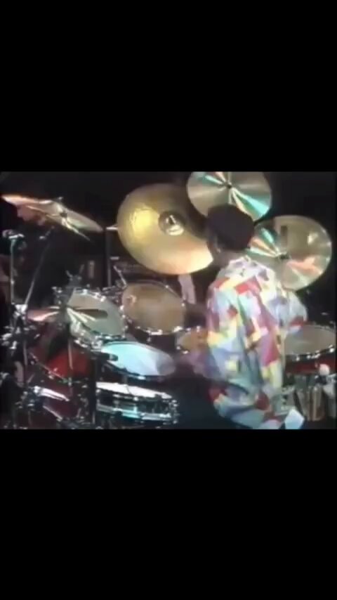 Omar Hakim and why he is a drumming legend!