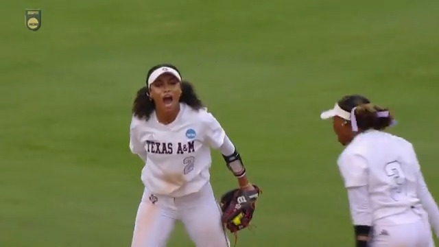 WHAT AN INCREDIBLE CATCH 🤯 #RoadToWCWS #SCTop10 x 🎥 ESPN2 / Texas A&M Softball