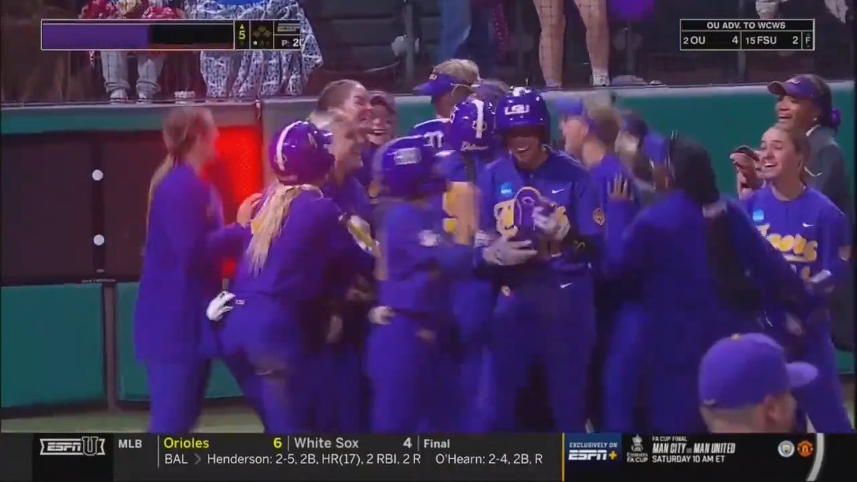 THE TIGERS ARE ON FIRE 🔥 #RoadToWCWS x 🎥 ESPNU / LSU Softball