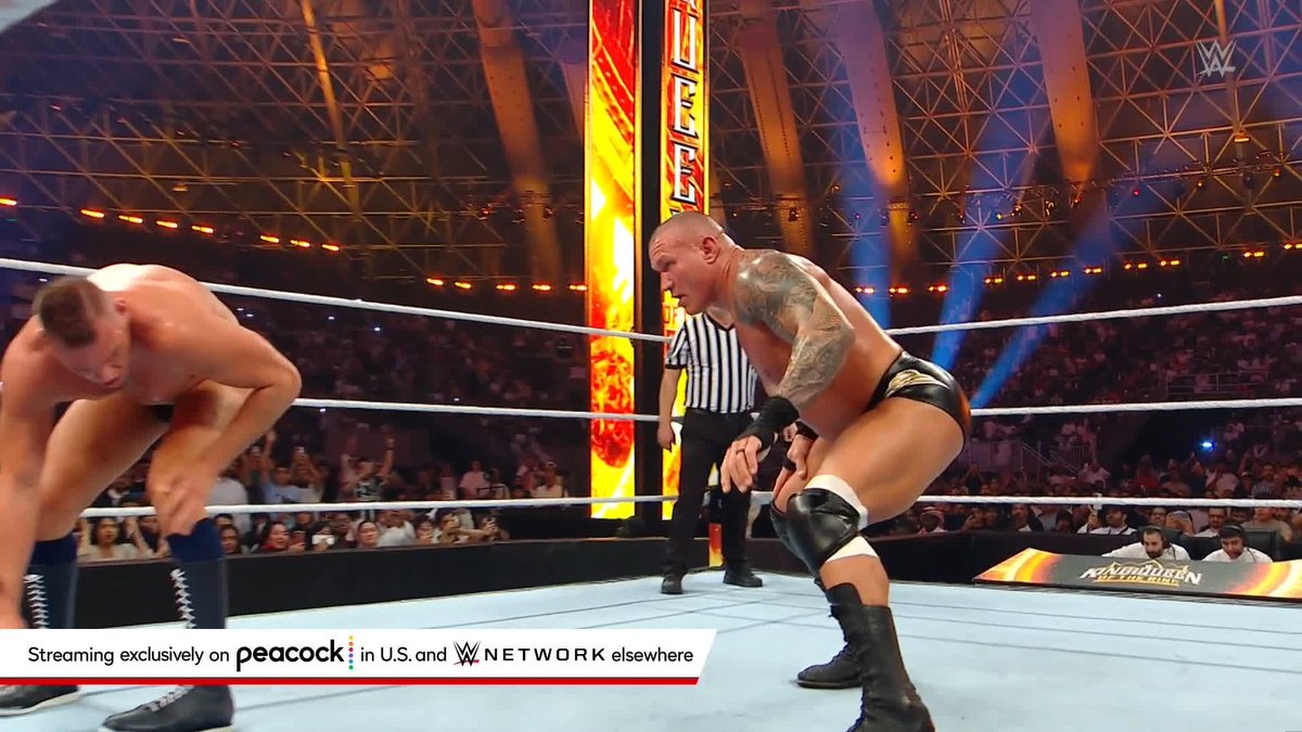 This is AWESOME 👏👏👏 #WWEKingAndQueen