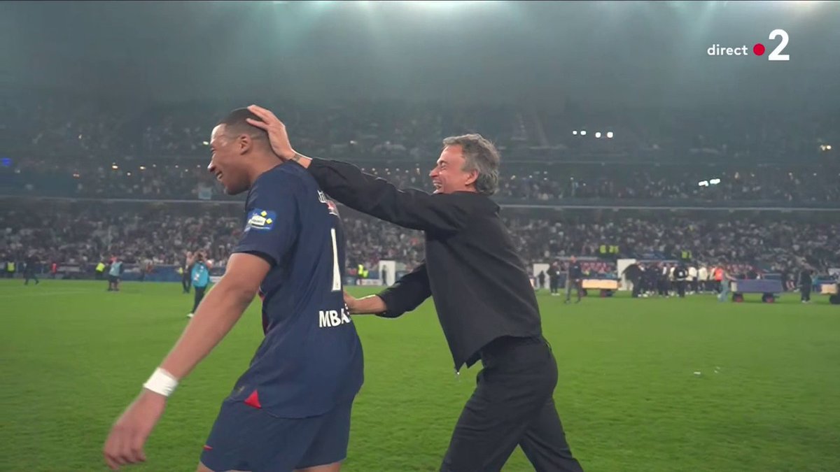 La dernière belle accolade entre Luis Enrique et Kylian Mbappé. 🥰❤️💙 🎥 francetvsport