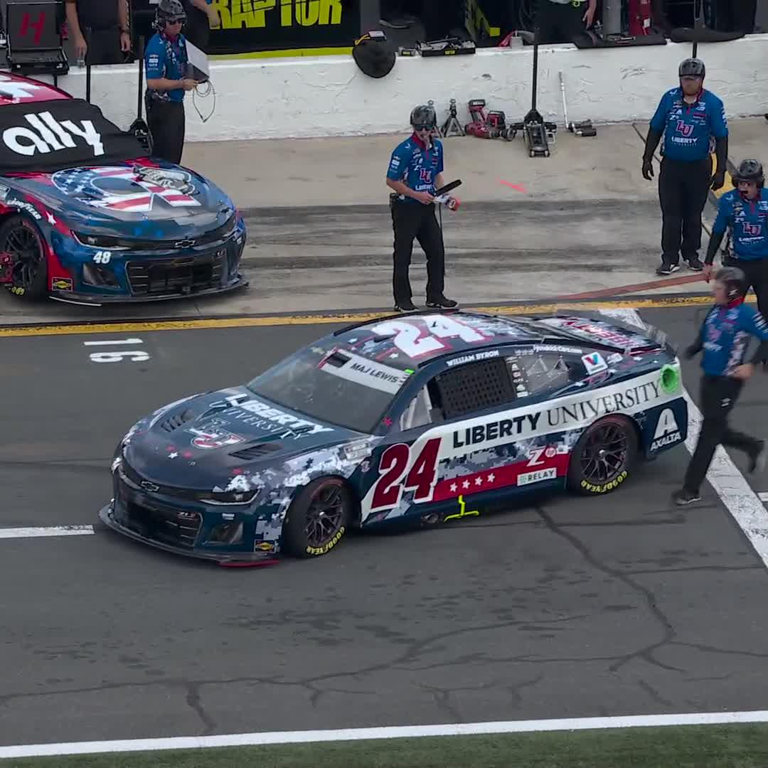 .William Byron goes for a spin early in practice!