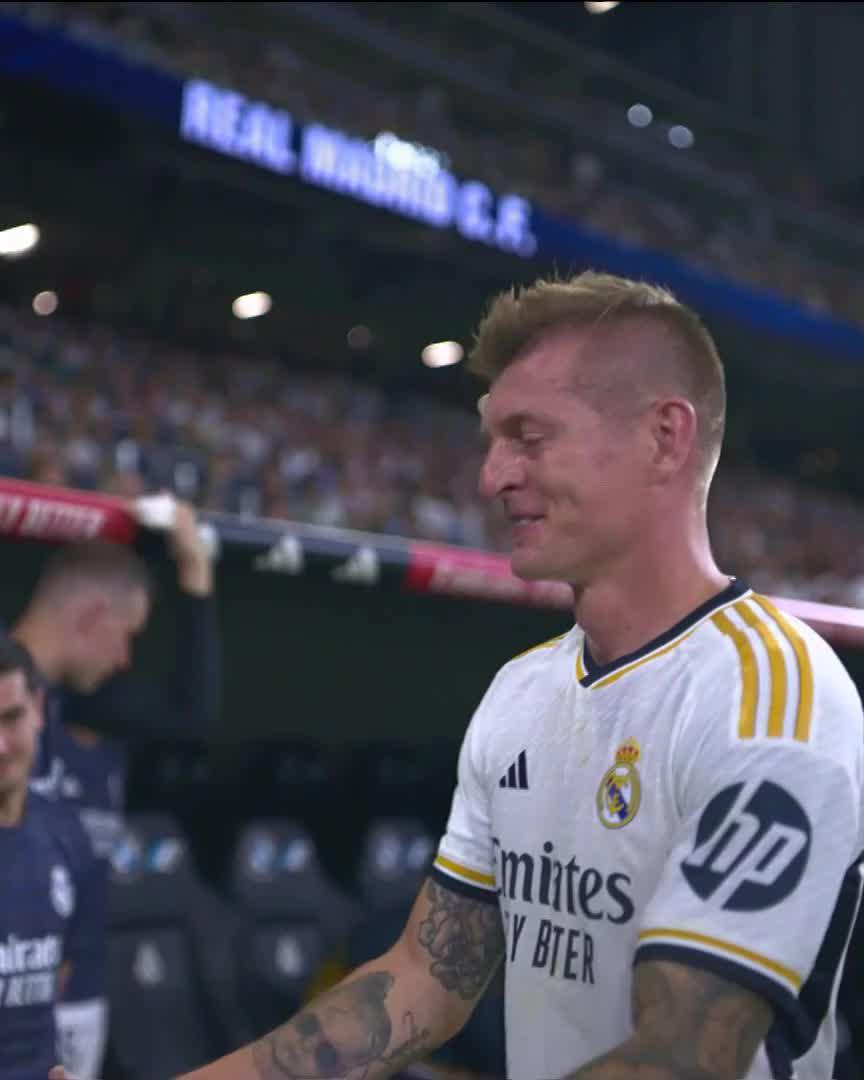 Nunca le había visto llorar en mi vida, hoy llora porque se va del club de su vida.