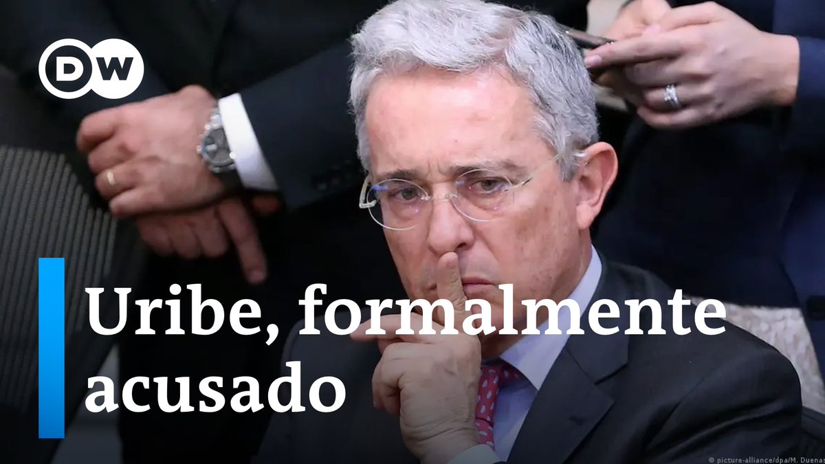 Expresidente colombiano Uribe, acusado de soborno y fraude La fiscalía de #Colombia denunció formalmente a #ÁlvaroUribe por soborno de testigos y fraude, en el primer proceso penal del país sudamericano contra un ex presidente. /ab