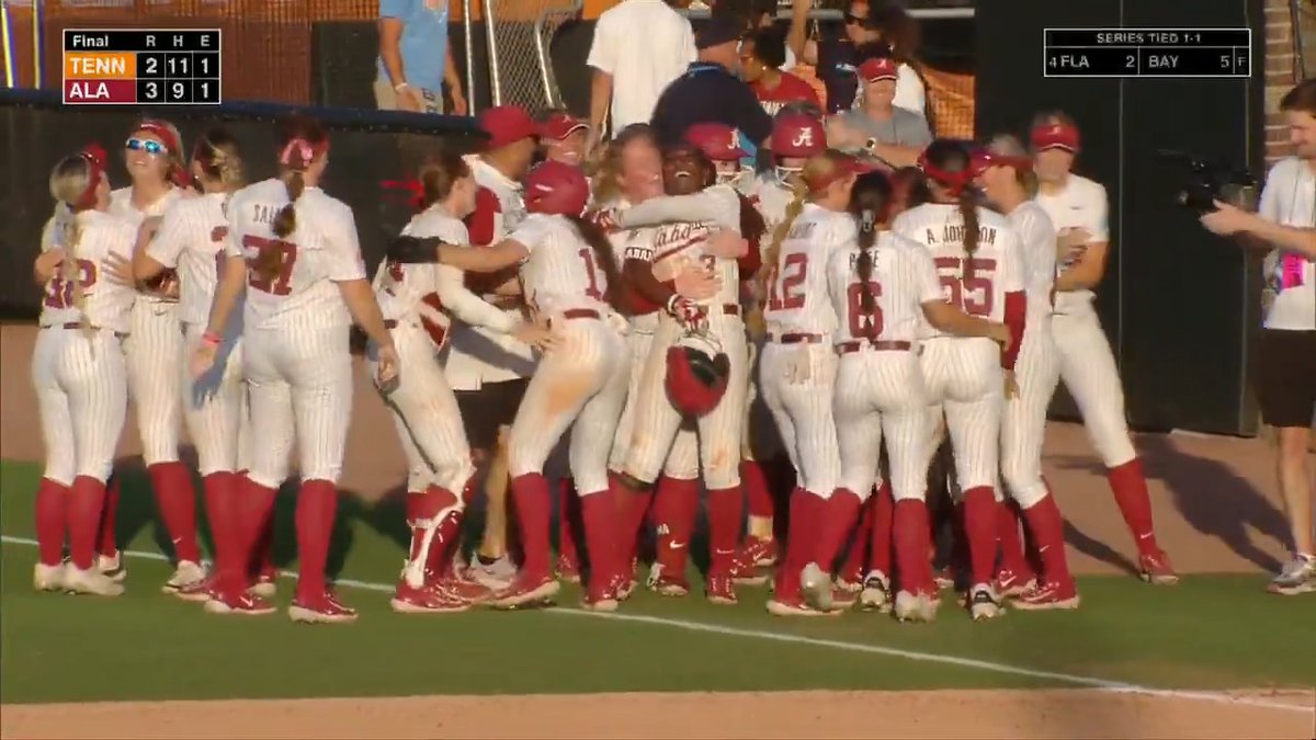 ALABAMA WALKS IT OFF IN THE BOTTOM OF THE 14TH 🐘 #RoadToWCWS x 🎥 ESPN / Alabama Softball