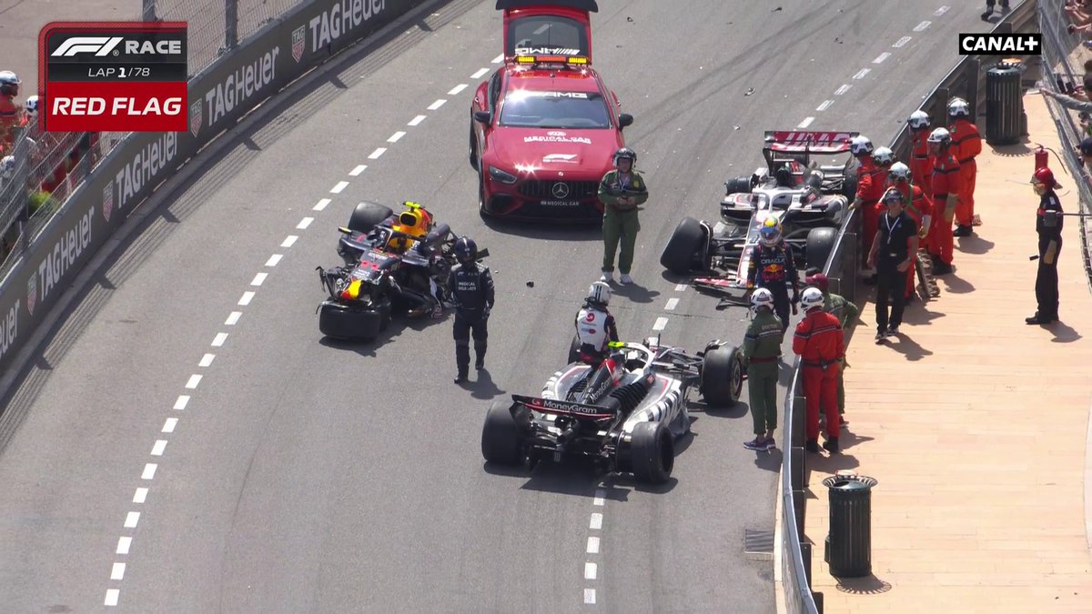 🚨 CATASTROPHE AU DÉPART !! 🤯 Carlos Sainz crève dès les premiers virages, et énorme accident entre Sergio Pérez et les 2 Haas à l'arrière ! Drapeau rouge à Monaco 🔴 #MonacoGP #F1 🇲🇨