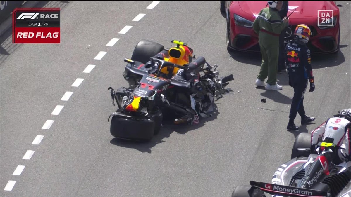 ¡SALVAJE ACCIDENTE ENTRE CHECO PÉREZ Y MAGNUSSEN! 💥 ¡Qué locura ver el Red Bull COMPLETAMENTE DESTROZADO! 😱😱😱😱 #MonacoDAZNF1 🇲🇨
