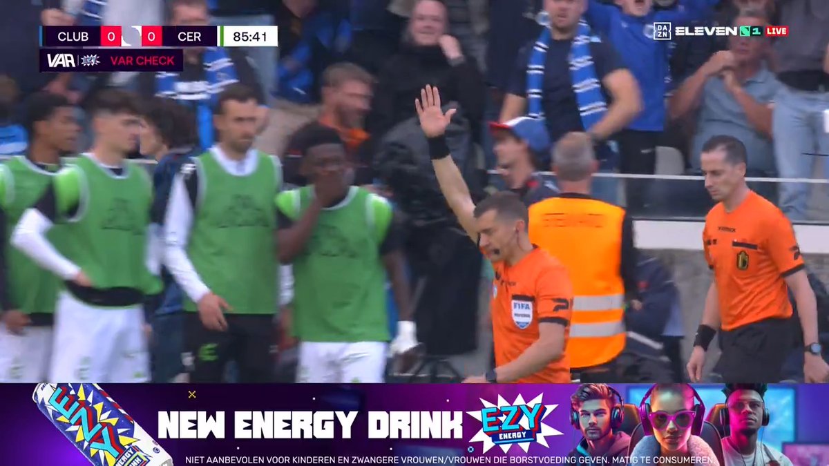 😳 | Club Brugge ontsnapt! Het doelpunt van Cercle Brugge gaat niet door. 🤏 #CLUCER