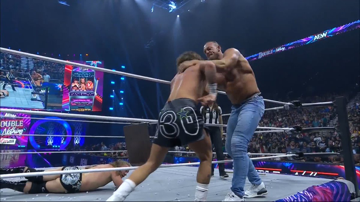 HOOK sends Big Bill crashing through the table! Order #AEWDoN on PPV right now! 💻: 🔗: Chris Jericho | HOOK | 柴田勝頼 / Katsuyori Shibata