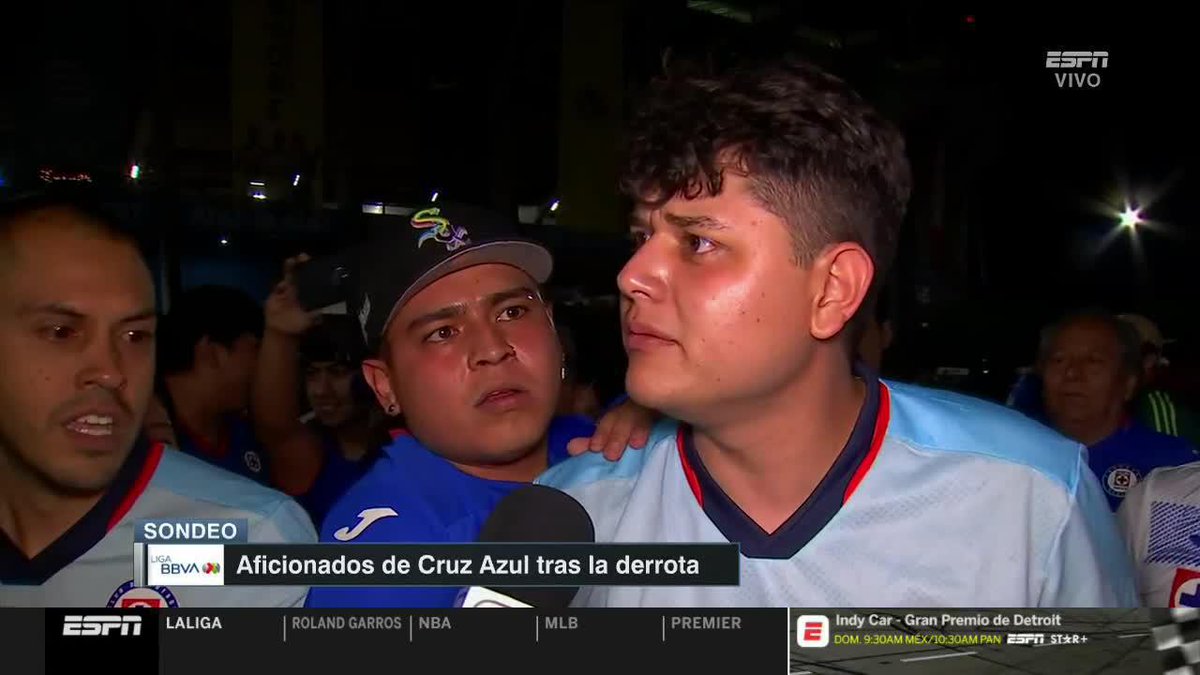 😨 "Ya no dan ganas de venir al estadio" 😨 "El árbitro siempre tiene que estar ahí" 😨 "NOS ROBARON" LAS REACCIONES DE LA AFICIÓN DEL CRUZ AZUL
