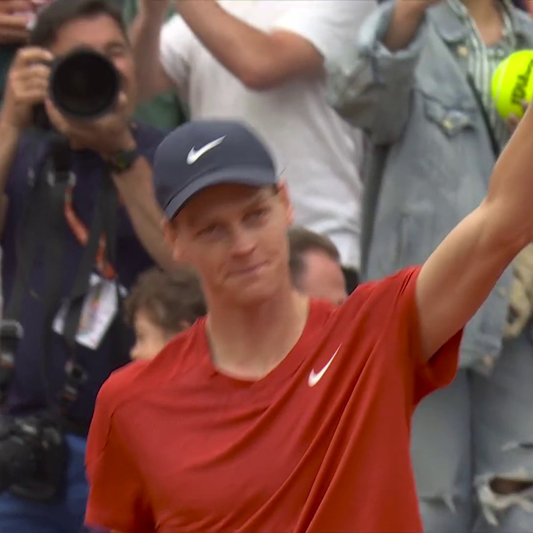 Buona la prima, Jannik! 🧡 #Sinner #EurosportTENNIS #rolandgarros