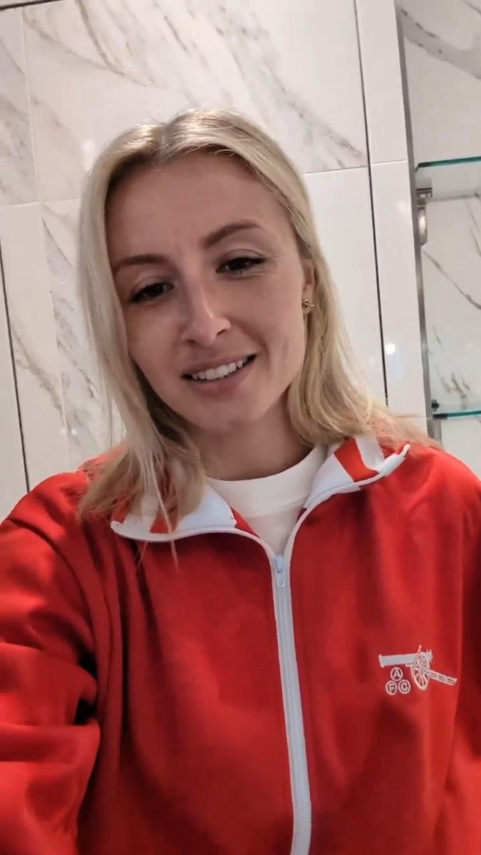 📞 Incoming call from Leah Williamson