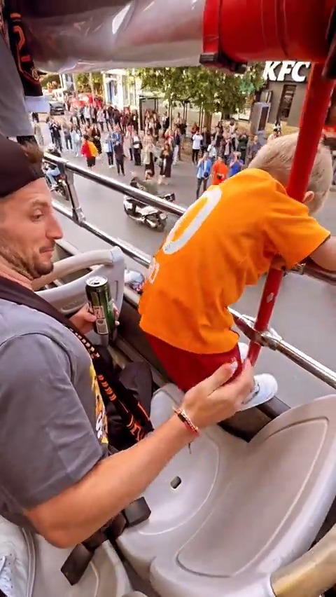 Baba &amp; Oğul şampiyonluğu doyasıya kutluyor. 💛❤️