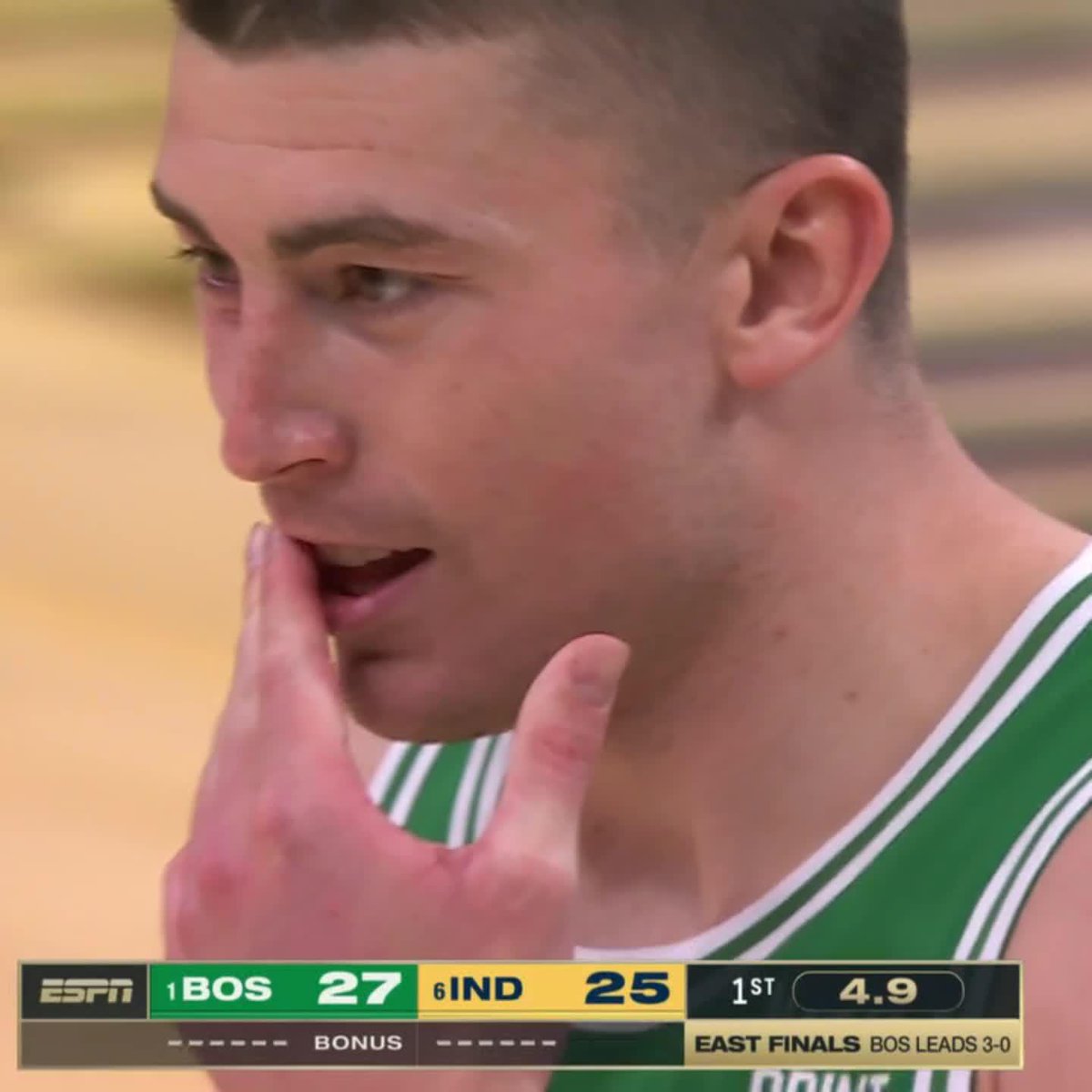 Payton Pritchard got kicked in the face 😳