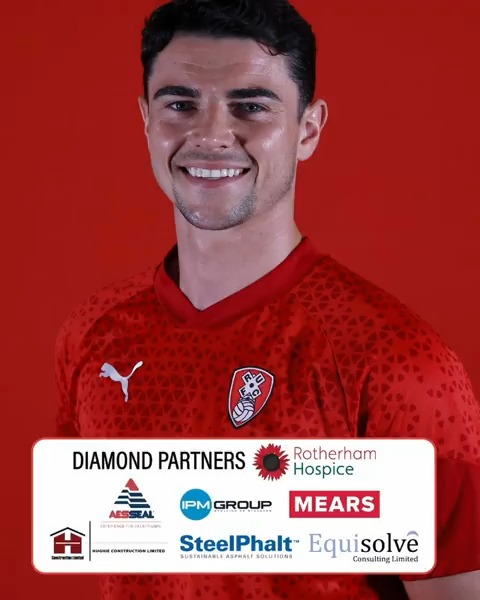 ✍️ | 𝗠𝗮𝗸𝗲 𝗶𝘁 𝘀𝗶𝘅! 🏏 Joe Powell will officially become a Miller when his contract at Burton Albion expires this summer! Welcome, Joe! 👋 #rufc | #ForeverTogetherForeverProud