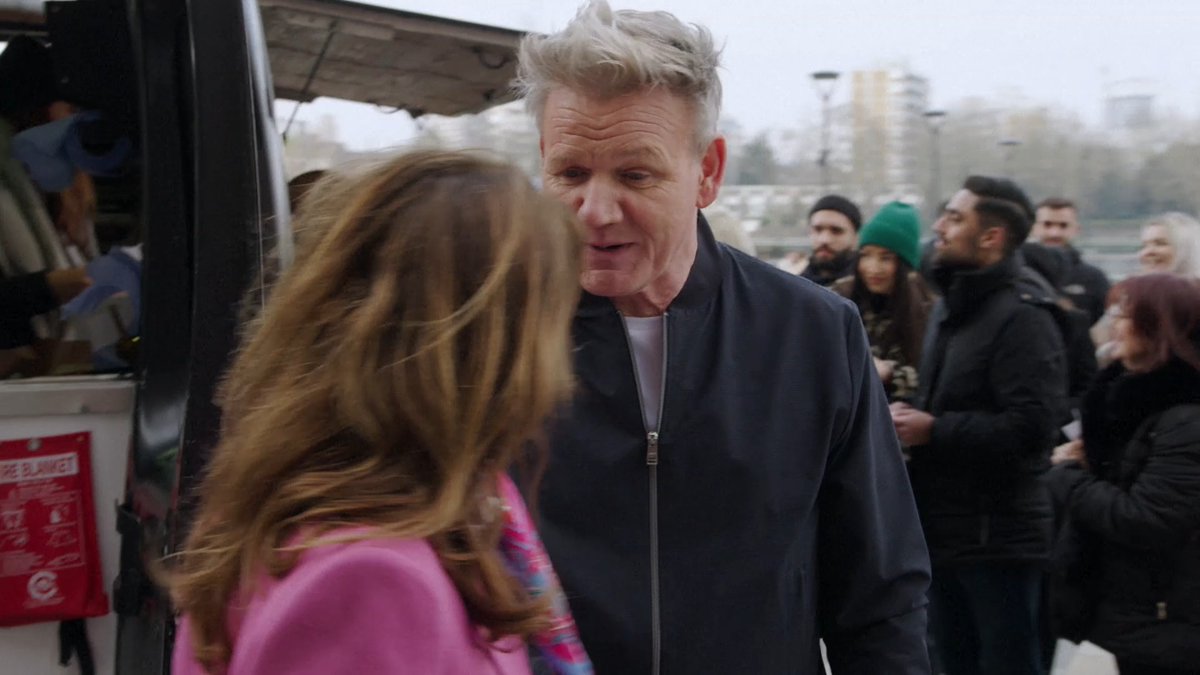 🚨 SWEEPSTAKES ALERT 🚨 Get two helpings of Gordon with new MasterChef and Gordon Ramsay's Food Stars tonight on FOX and enter to win: ⚡️ Roku Ultra 🔪 Arovo MasterChef kitchenware 👜 Food Stars tote To enter for a chance to win, reply using your favorite Gordon Ramsay gif.