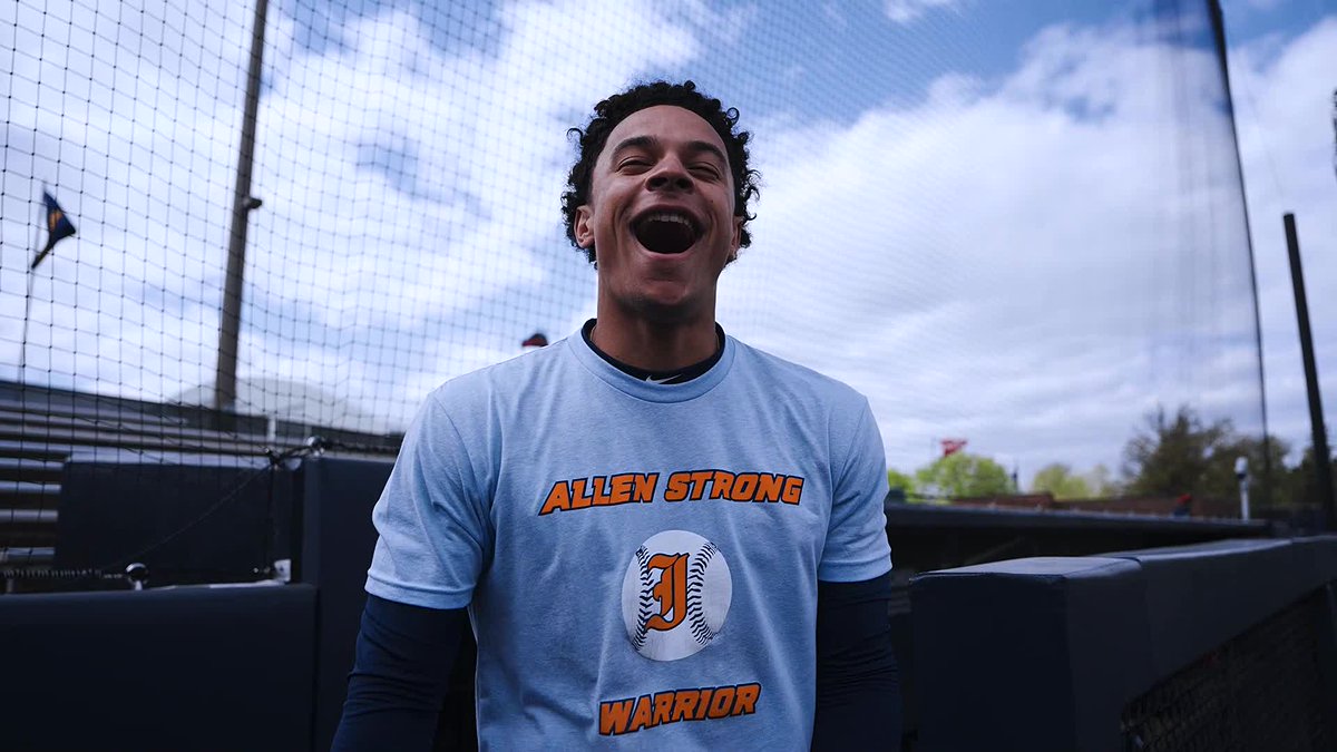 "Growing up in Champaign, there's nothing more I wanted to be than an #Illini." #HTTO