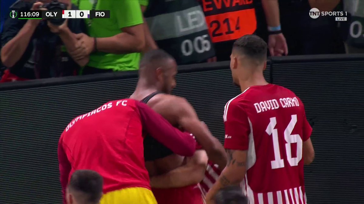 OLYMPIACOS TAKE THE LEAD IN THE 115TH MINUTE! 💥 Watch the #UECLfinal live on TNT Sports & discovery+ UK