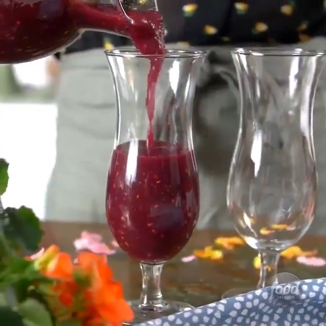 We're putting in our order for the drink of the summer: sangria slushies 🍷😋 Get more summer treat inspo on #SummerBakingChampionship, Mondays @ 8|7c! Get the recipe: