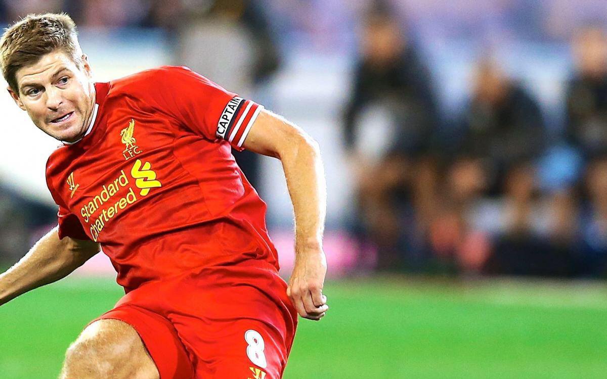 5 minutes of Steven Gerrard pinging a ball. 😍
