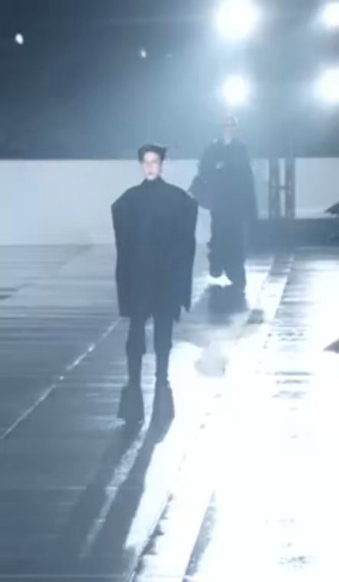 PP Krit with @balenciaga 's Spring 2025 Show in Shanghai. 🤍 #BalenciagaRunwayxPPKRIT #BalenciagaxPPKrit #PPKritt