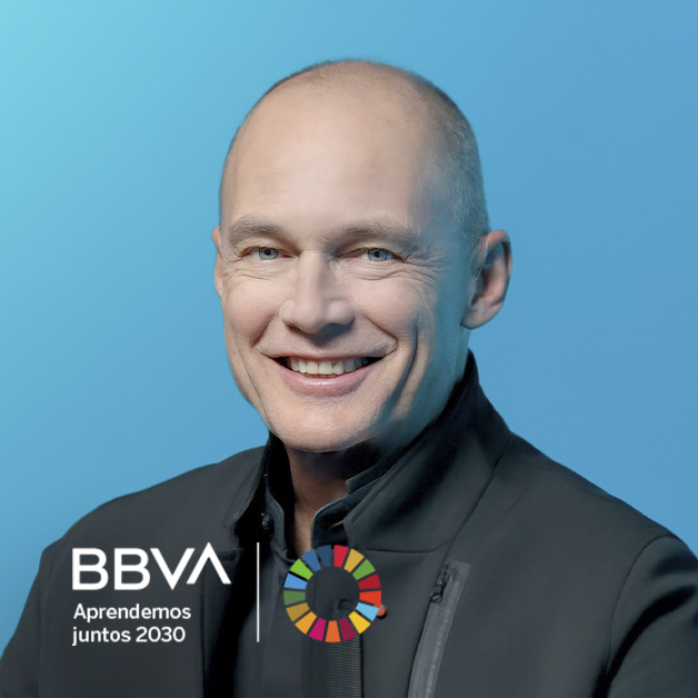 "Lo que necesitamos es que todos seamos exploradores de nuestra propia vida a cada instante". El explorador Bertrand Piccard y el espíritu aventurero dentro de nosotros mismos. En Aprendemos juntos 2030.
