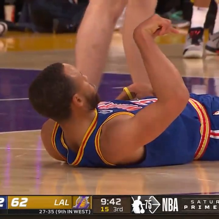 These Stephen Curry shots didn't count but STILL ¯\_(ツ)_/¯