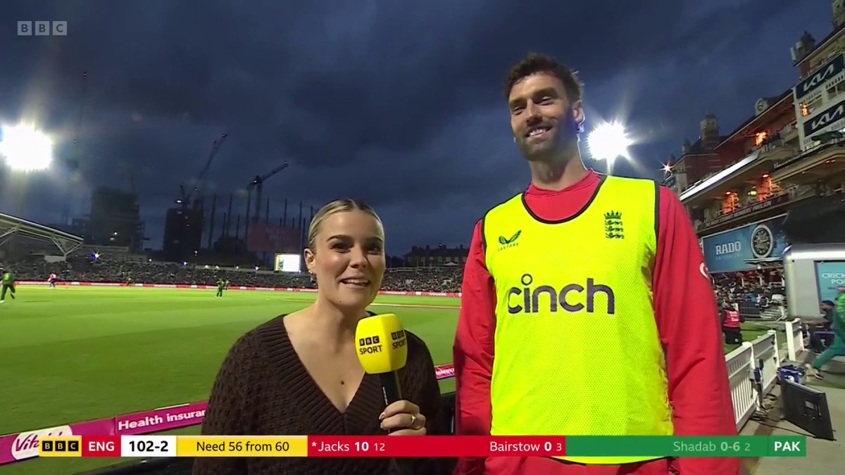 Alexandra Hartley needs a ladder 🪜 #ENGvPAK #BBCCricket