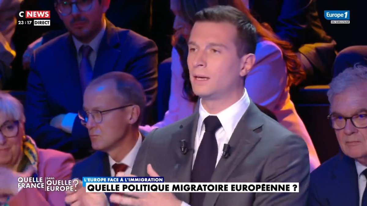 Madame Hayer, avant les JO, votre gouvernement répartit les migrants d'Ile-de-France dans les campagnes françaises. Si l'immigration c'est si génial, si vous êtes si satisfaite de votre politique migratoire, pourquoi vous ne voulez pas la montrer aux touristes du monde entier ?