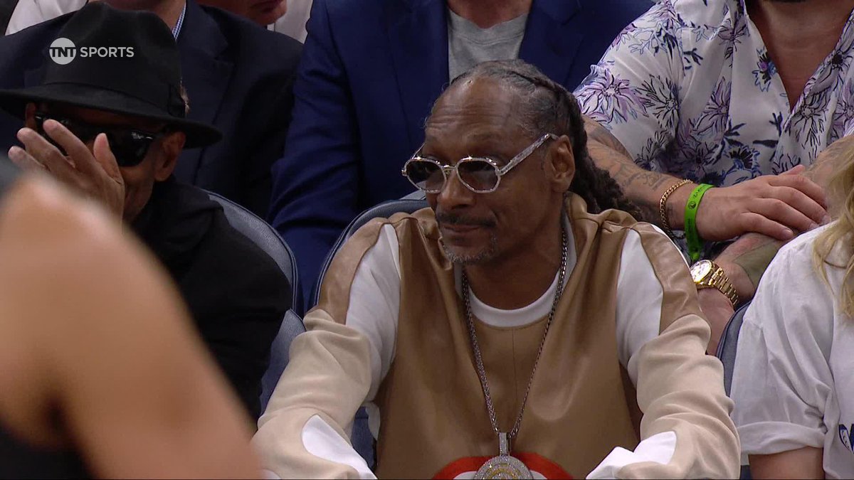 All Snoop Dogg could do was shake his head after Luka called glass 😮‍💨