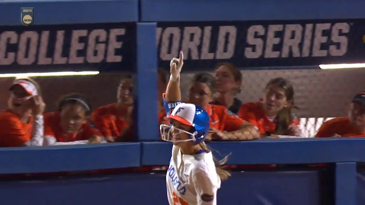 That ball is GONE 🚀 #WCWS x 🎥 ESPN2 / Gators Softball