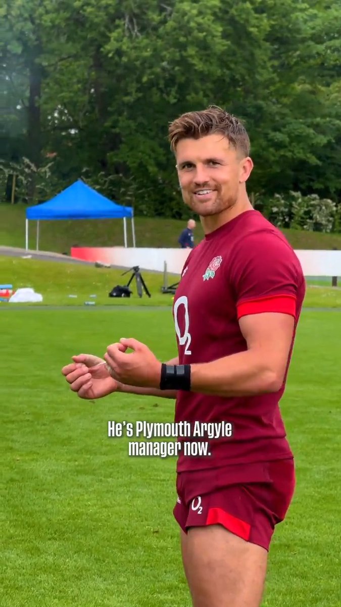 Wayne Rooney &amp; Henry Slade are going to be best mates 🤝 Safe to say that Henry Slade is very happy about Plymouth Argyle FC's newest appointment 😍 @o2 | #WearTheRose