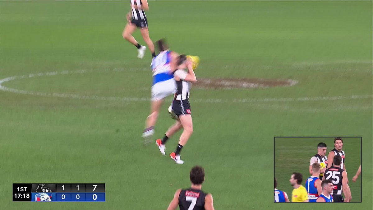 Brayden Maynard received a free kick following this incident. #AFLPiesDogs