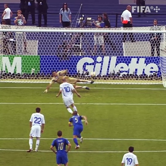 Coldest Panenkas ever ๐ฅถ A thread ๐งต Zinedine Zidane vs Italy